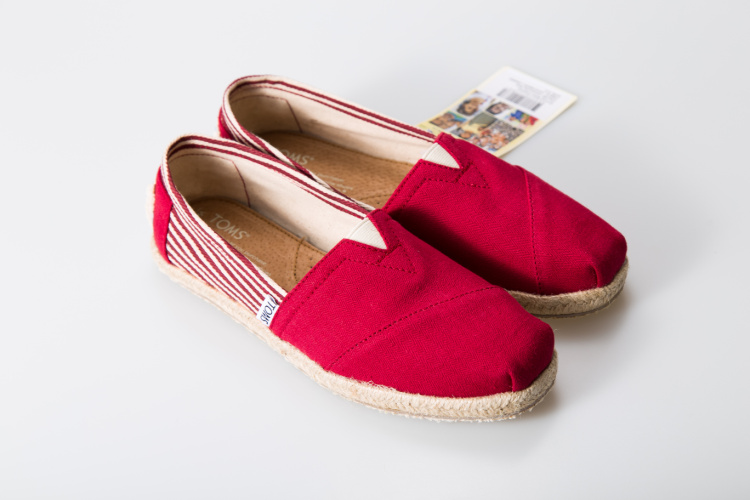Toms台灣經典紅色小條紋麻底女鞋 - 點擊圖片關閉